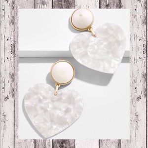 5 for $25 ✖️🖤 White Acetate Heart Earrings ✖️🖤